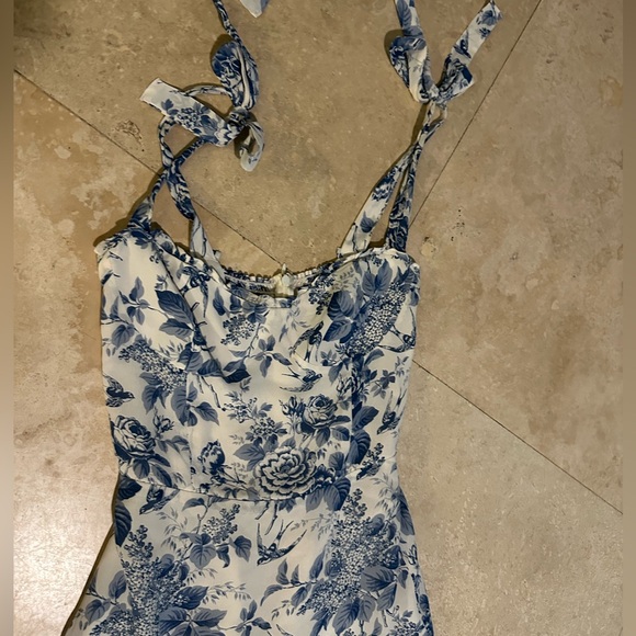 Reformation Nikita dress in Pompadour (D9) - Picture 6 of 7